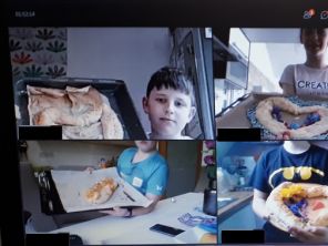 Obrázek k aktualitě Našim maminkám - 5.B