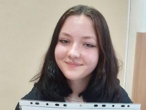 Obrázek k aktualitě Tereza Maliňáková vítězkou Okresního kola olympiády v anglickém jazyce