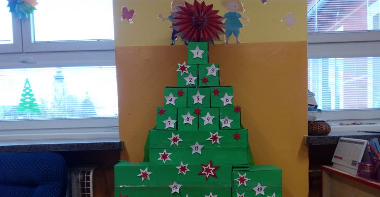 Vánoční diář ve tvaru vánočního stromečku