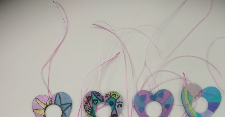 Tvoření valentýnských srdíček s dětmi z 2.A a 2.B 