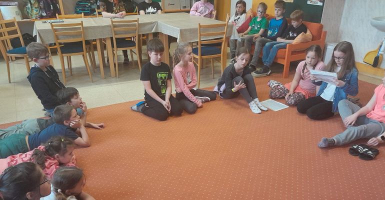 Tvořivé psaní 4.A a čtení prvňáčkům