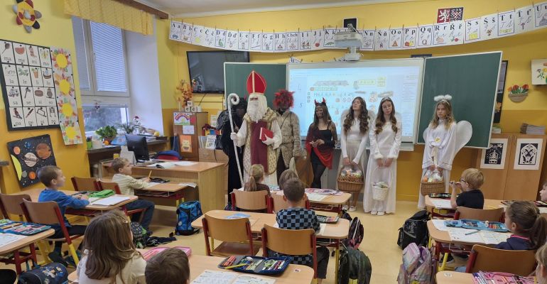 Mikulášská družina na 1. stupni