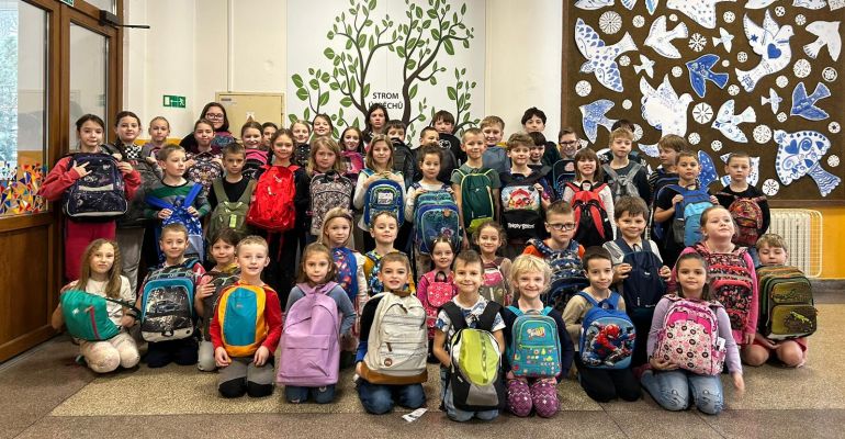 Batůžkový projekt charitativní organizace Mary´s  Meals