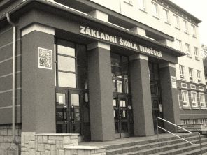 Obrázek k aktualitě VÝZVA PRO ABSOLVENTY – podělte se o své vzpomínky, ozvěte se nám